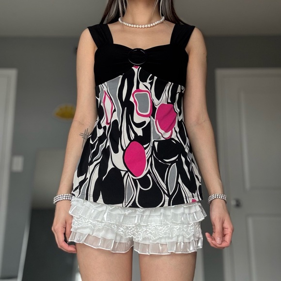 Abstract O-Ring Tank - Picture 2 of 13